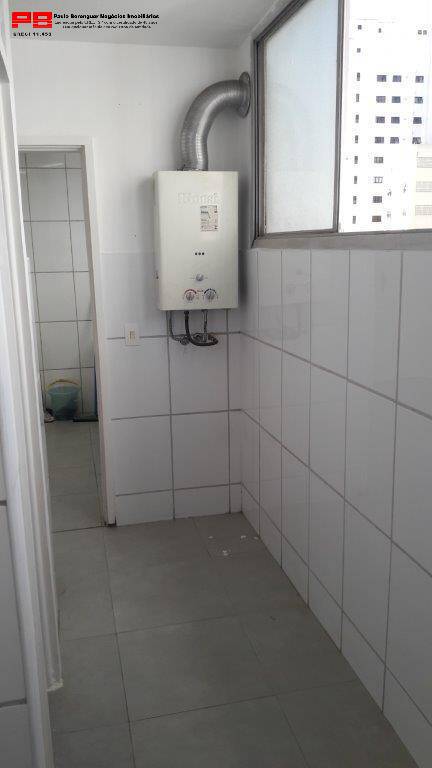 Apartamento para alugar com 3 quartos, 95m² - Foto 12