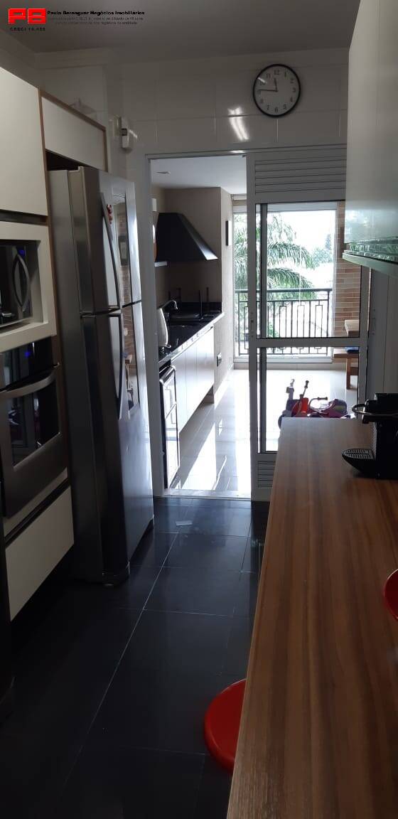 Apartamento à venda com 3 quartos, 134m² - Foto 3