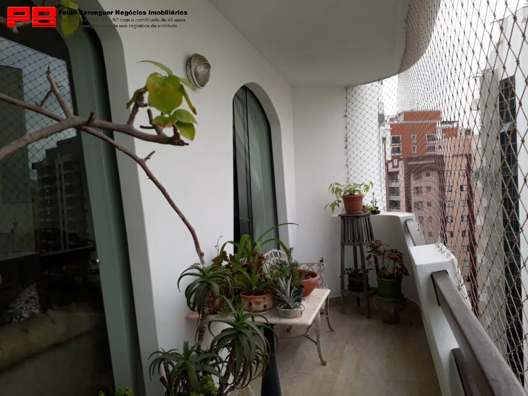 Apartamento à venda com 4 quartos, 217m² - Foto 1