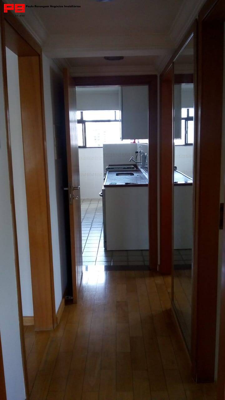 Apartamento à venda com 2 quartos, 65m² - Foto 4