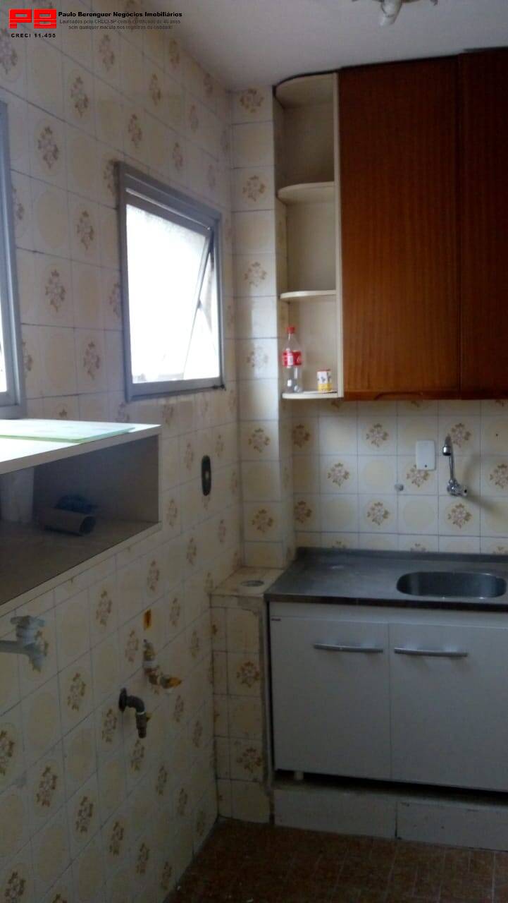 Apartamento à venda com 2 quartos, 60m² - Foto 11