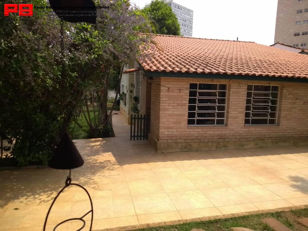 Casa à venda com 4 quartos, 220m² - Foto 1