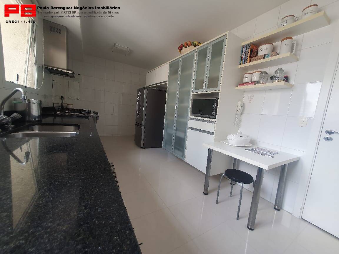 Apartamento para alugar com 4 quartos, 226m² - Foto 10