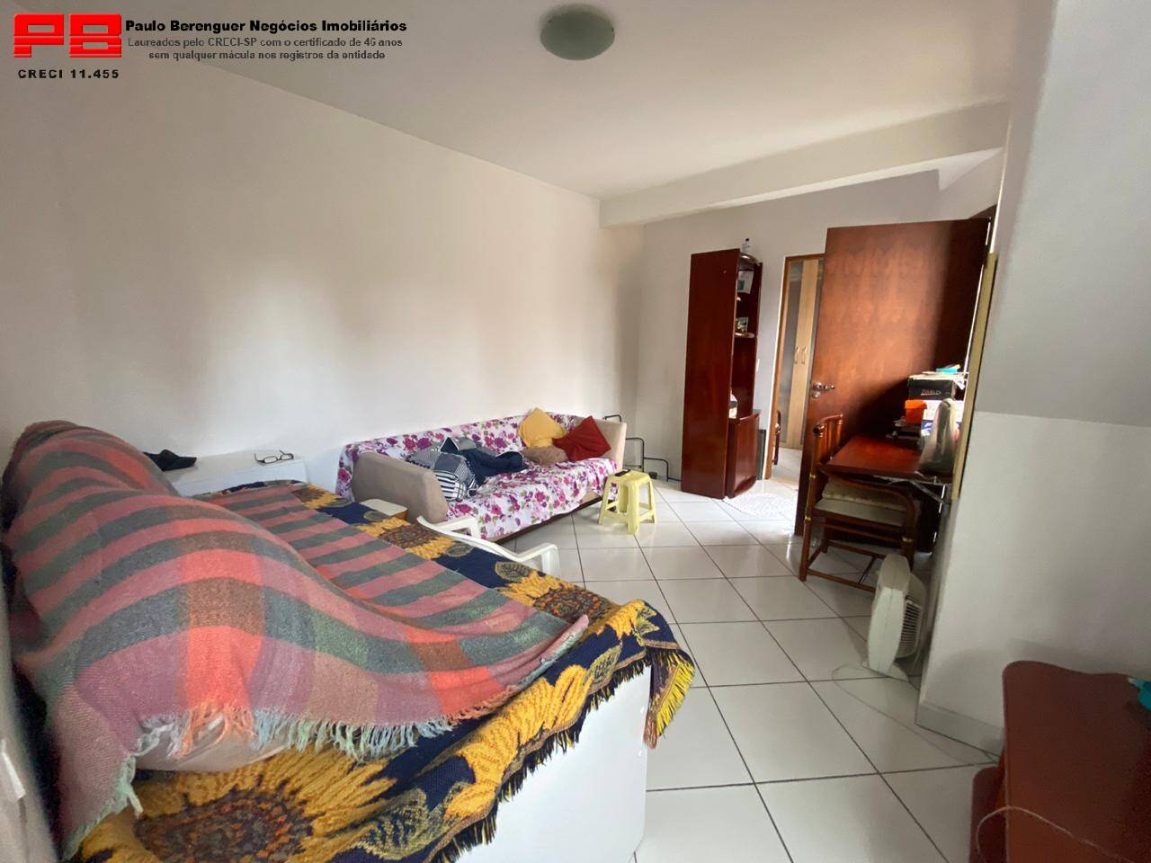 Sobrado à venda com 6 quartos, 250m² - Foto 1