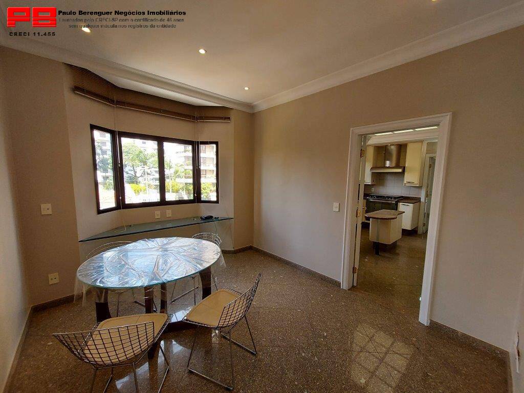 Apartamento para alugar com 4 quartos, 330m² - Foto 13