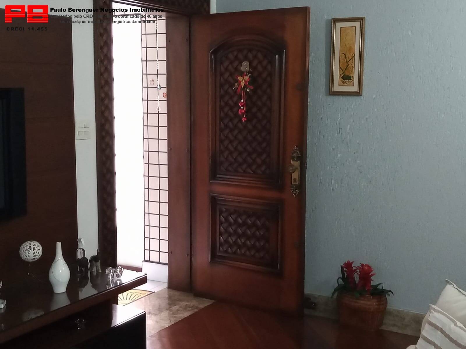 Casa à venda com 3 quartos, 200m² - Foto 1