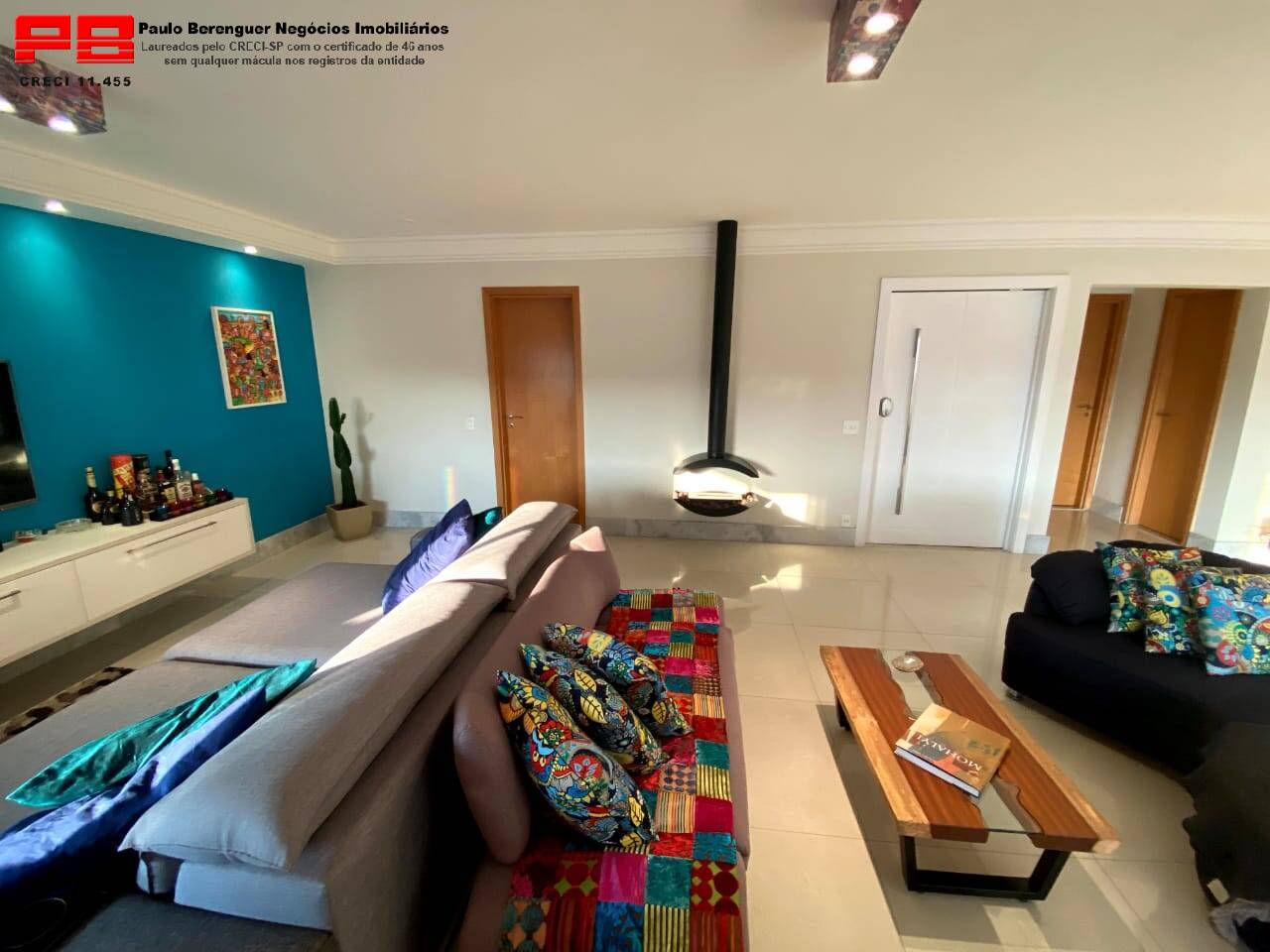 Apartamento à venda com 3 quartos, 213m² - Foto 1