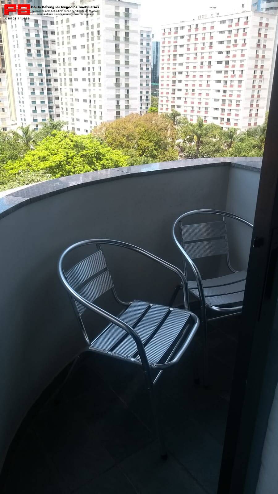 Apartamento à venda com 3 quartos, 100m² - Foto 2