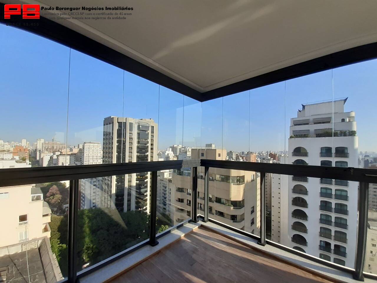 Apartamento à venda com 3 quartos, 205m² - Foto 1