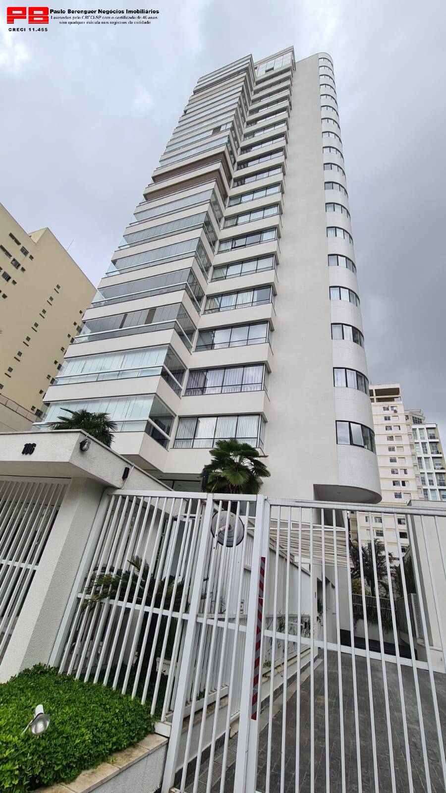 Apartamento para alugar com 4 quartos, 330m² - Foto 1