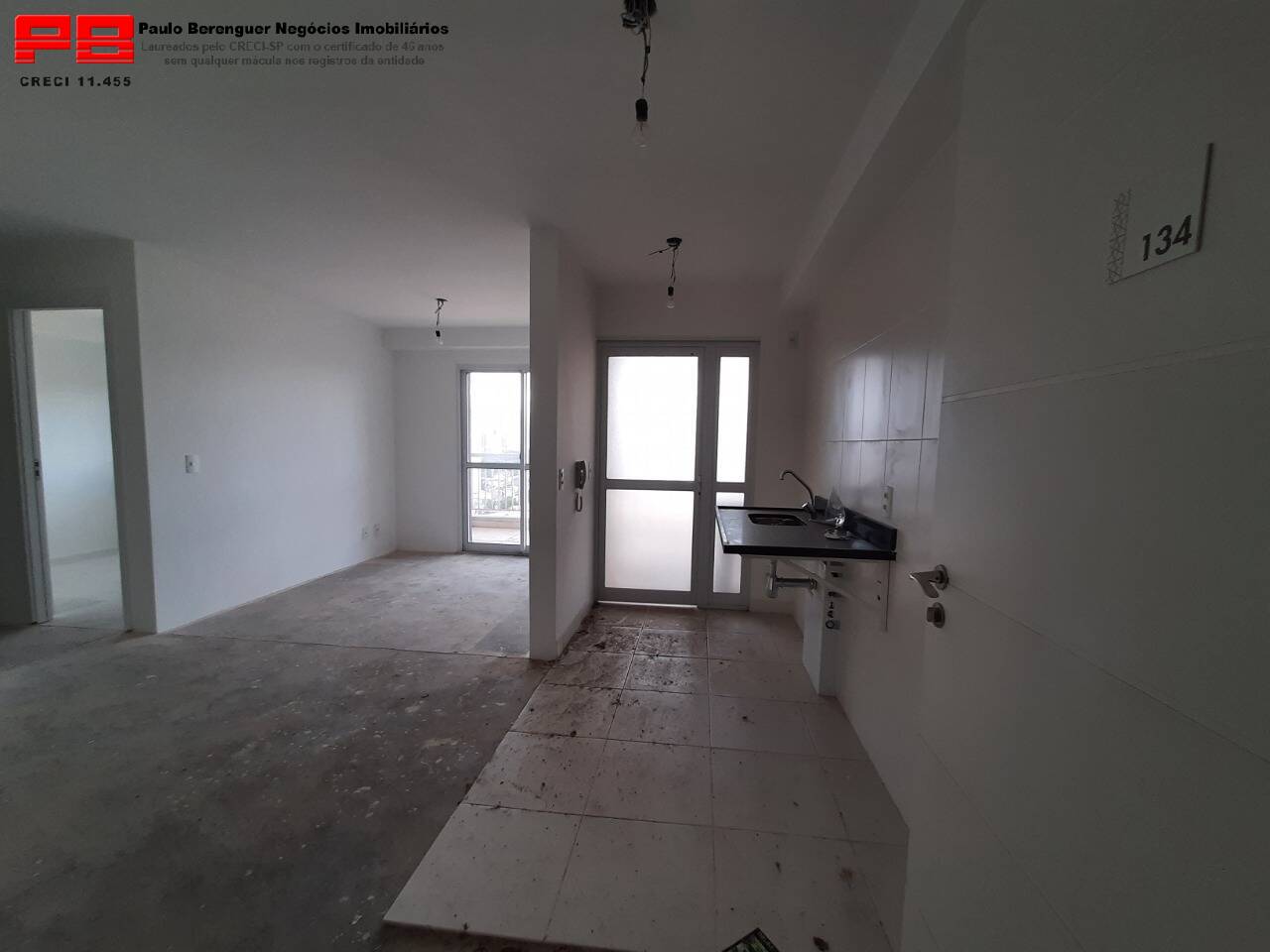 Apartamento à venda com 2 quartos, 65m² - Foto 2