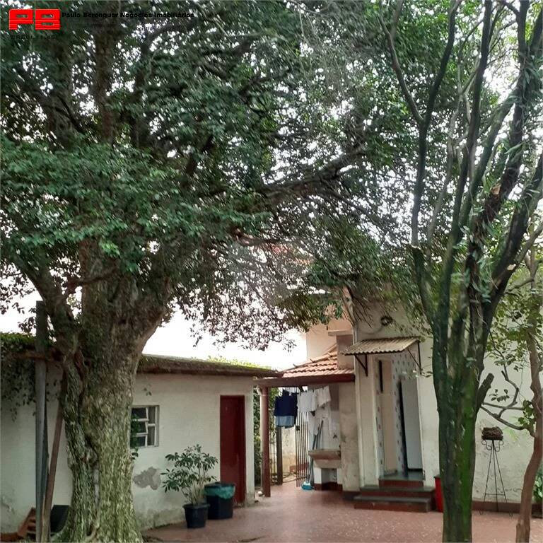 Casa à venda e aluguel com 3 quartos, 228m² - Foto 2