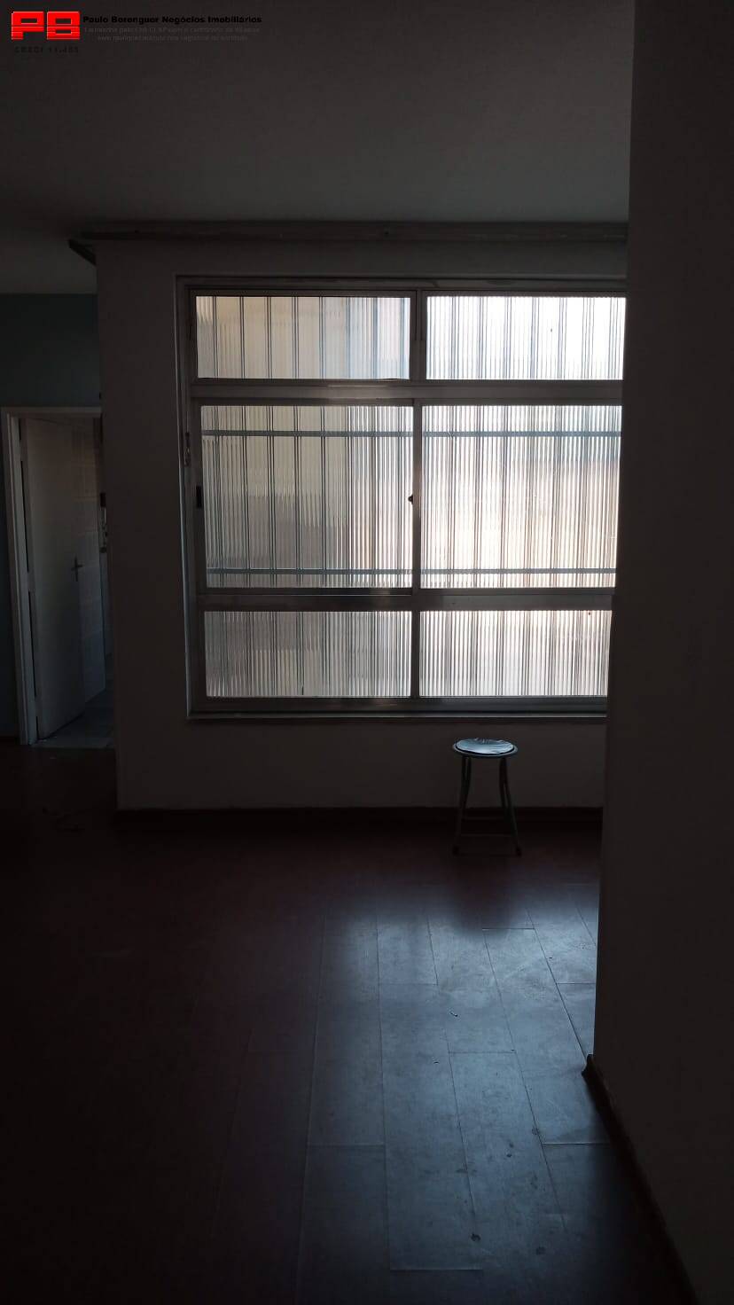 Apartamento para alugar com 3 quartos, 180m² - Foto 2