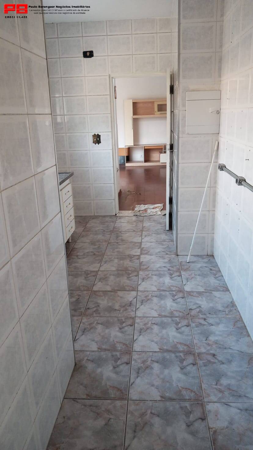 Apartamento para alugar com 3 quartos, 180m² - Foto 11