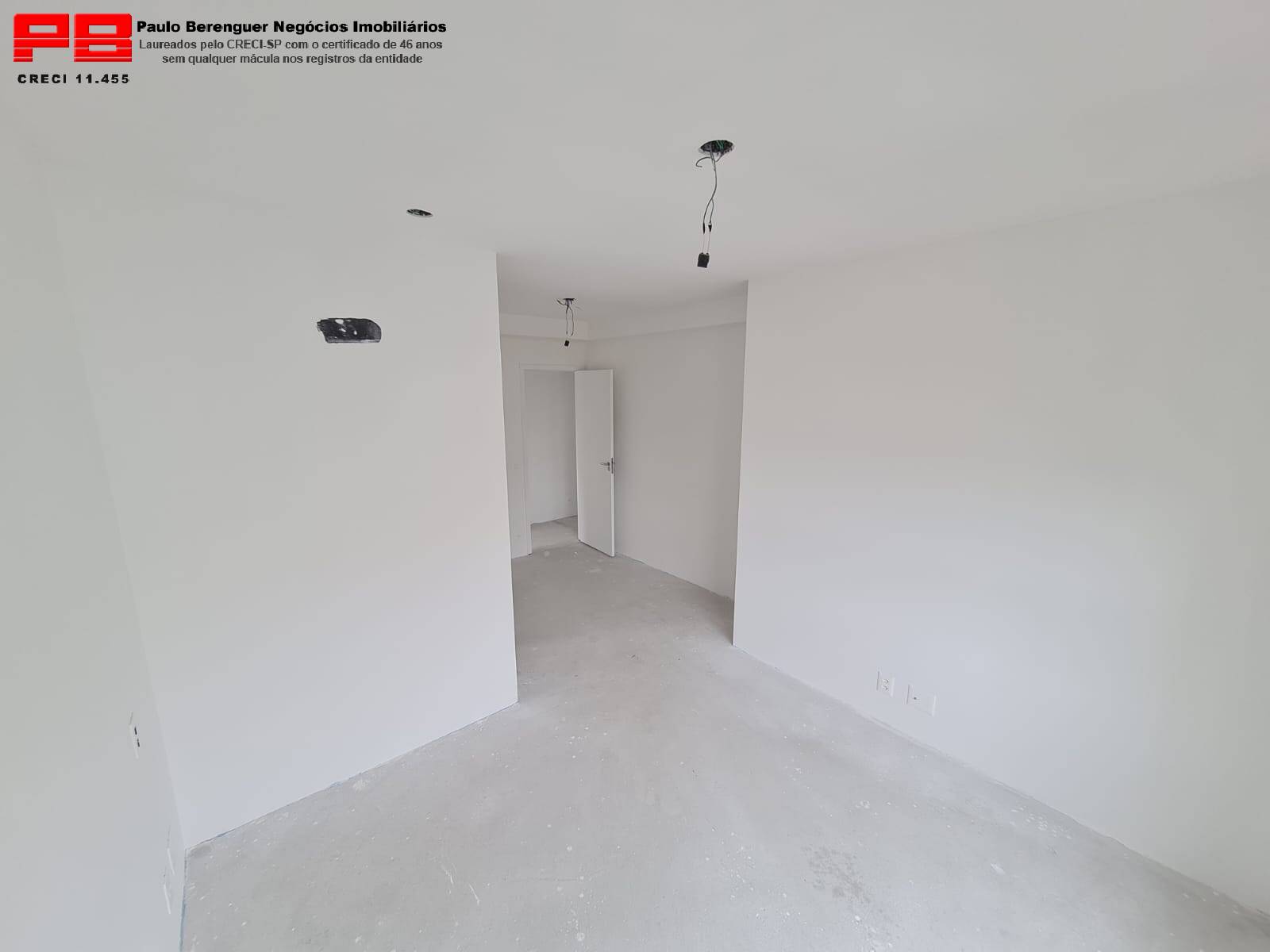 Apartamento à venda com 3 quartos, 137m² - Foto 3