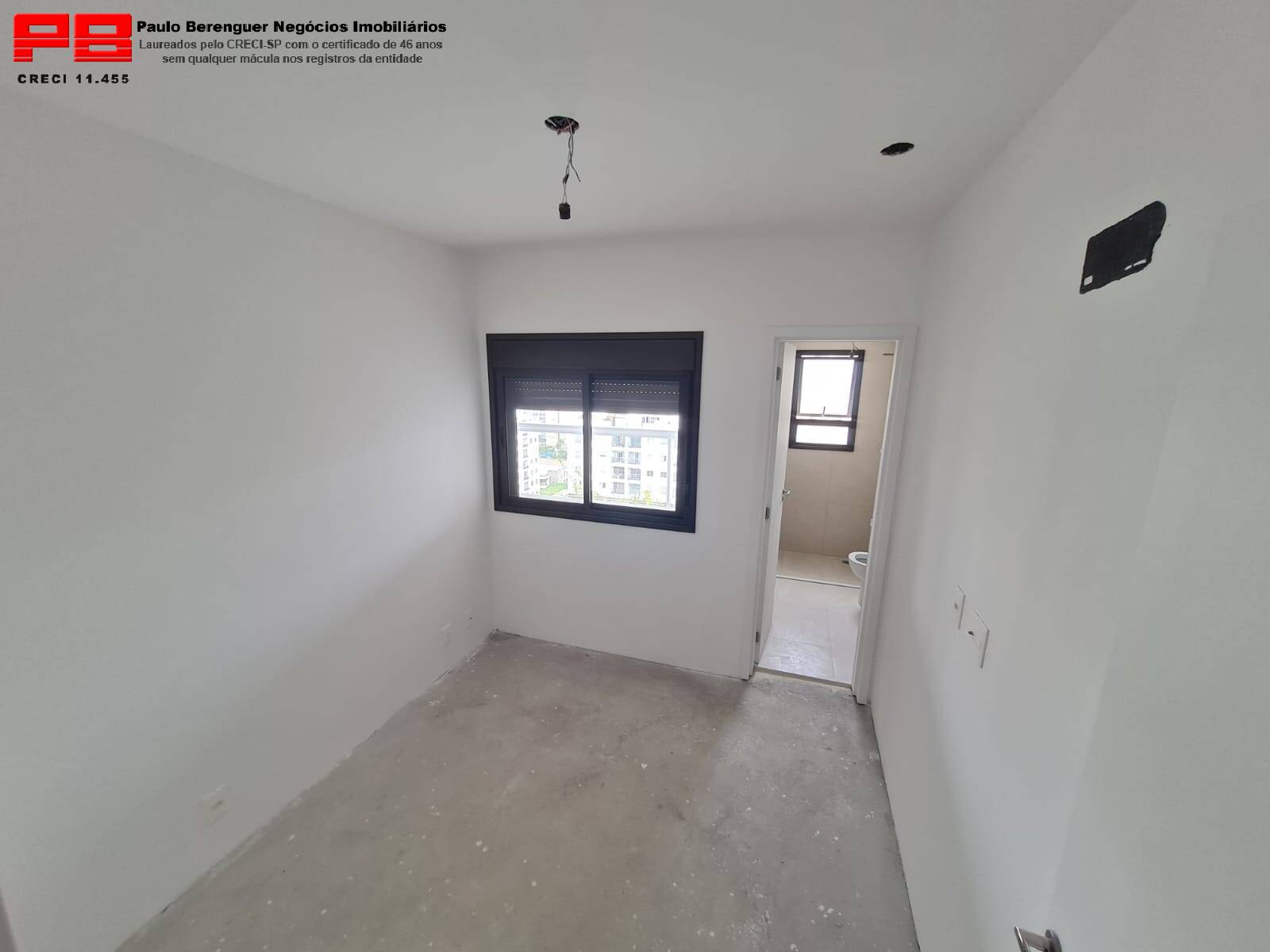 Apartamento à venda com 3 quartos, 137m² - Foto 2