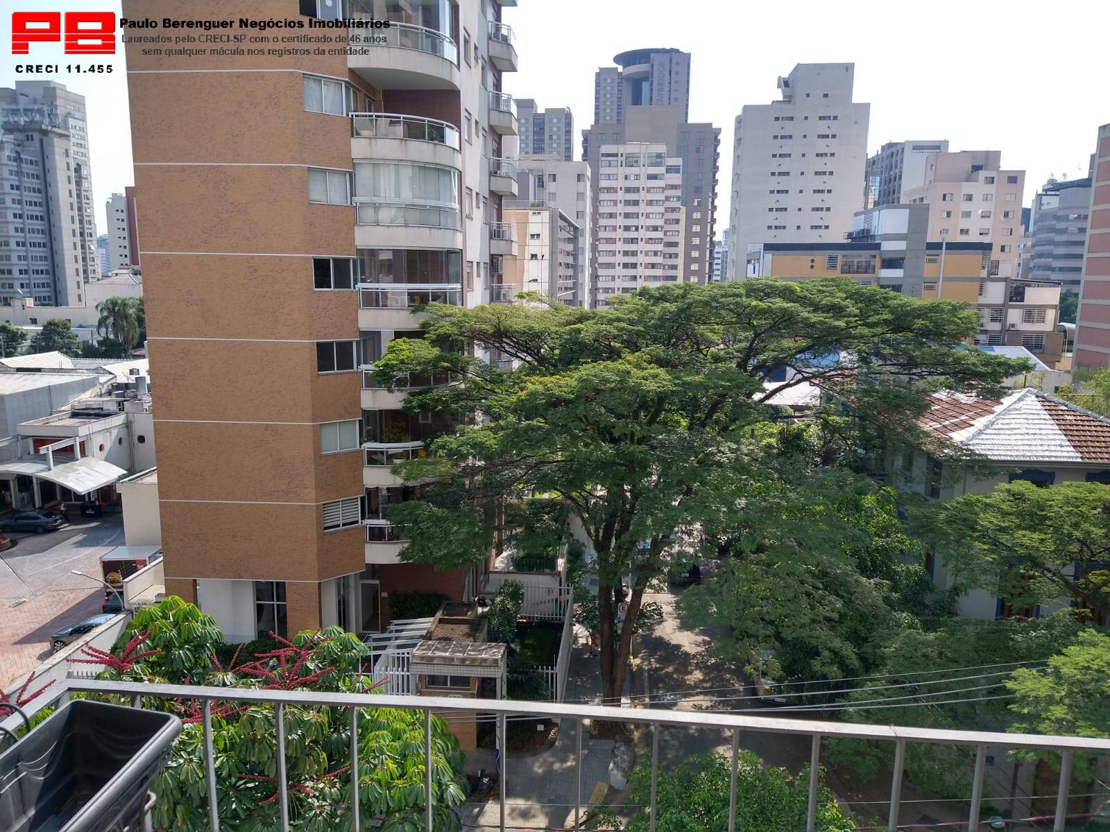 Apartamento à venda com 2 quartos, 72m² - Foto 3