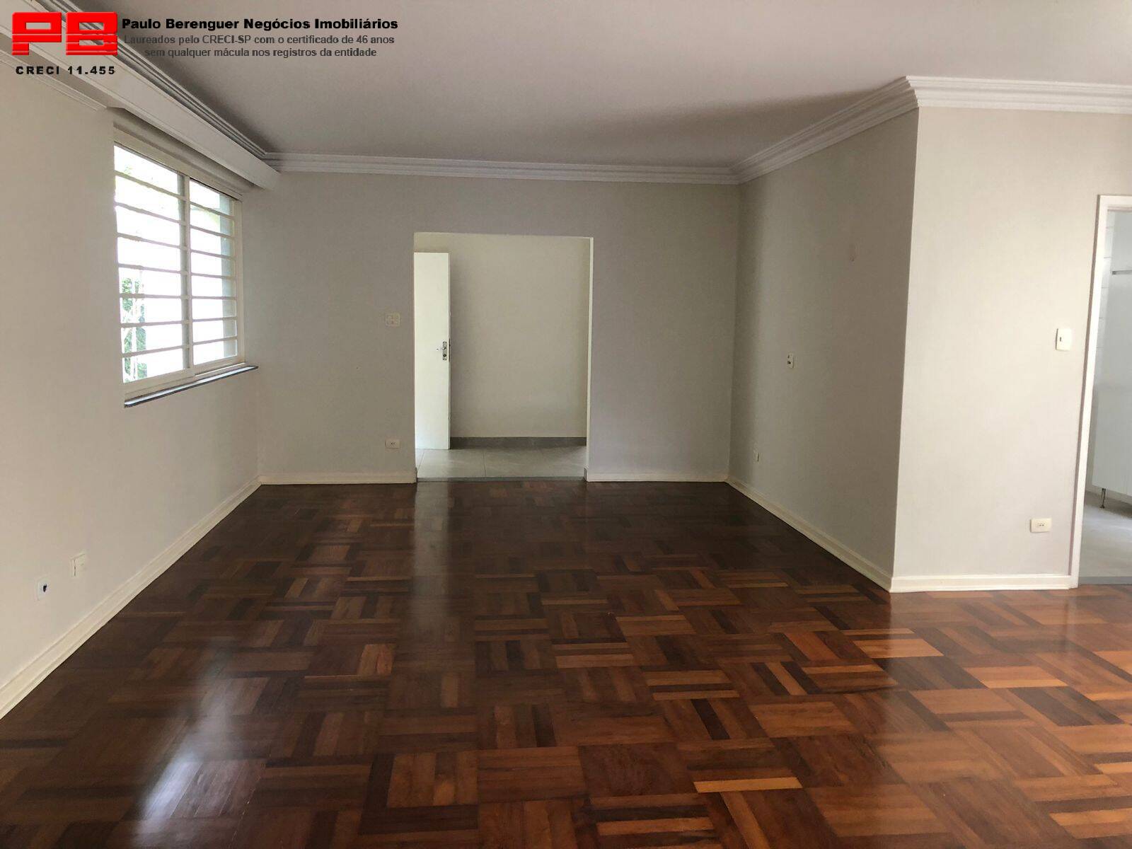 Casa à venda com 3 quartos, 200m² - Foto 2