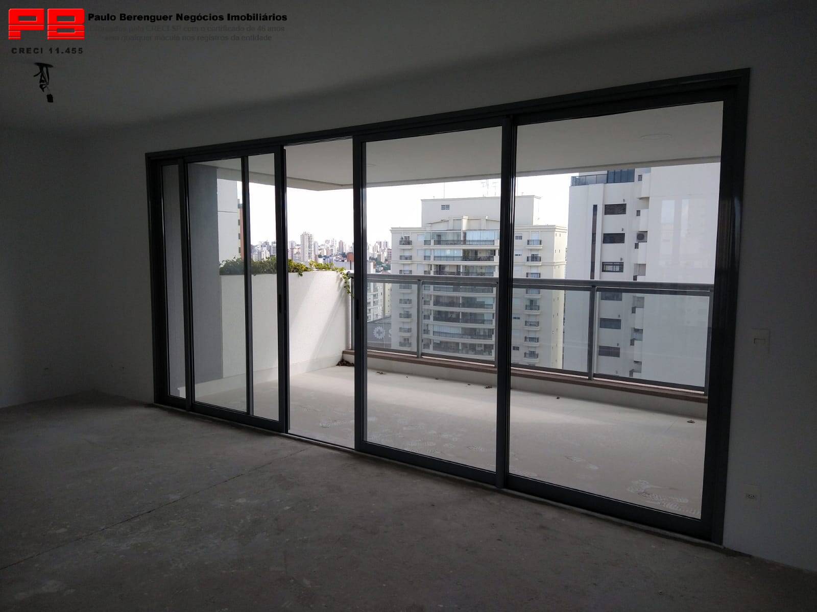 Apartamento à venda com 3 quartos, 165m² - Foto 3