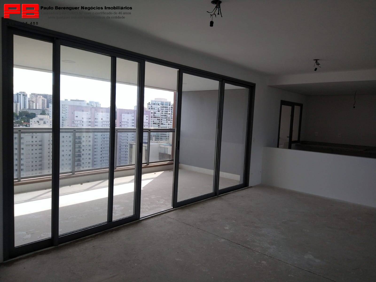 Apartamento à venda com 3 quartos, 165m² - Foto 1