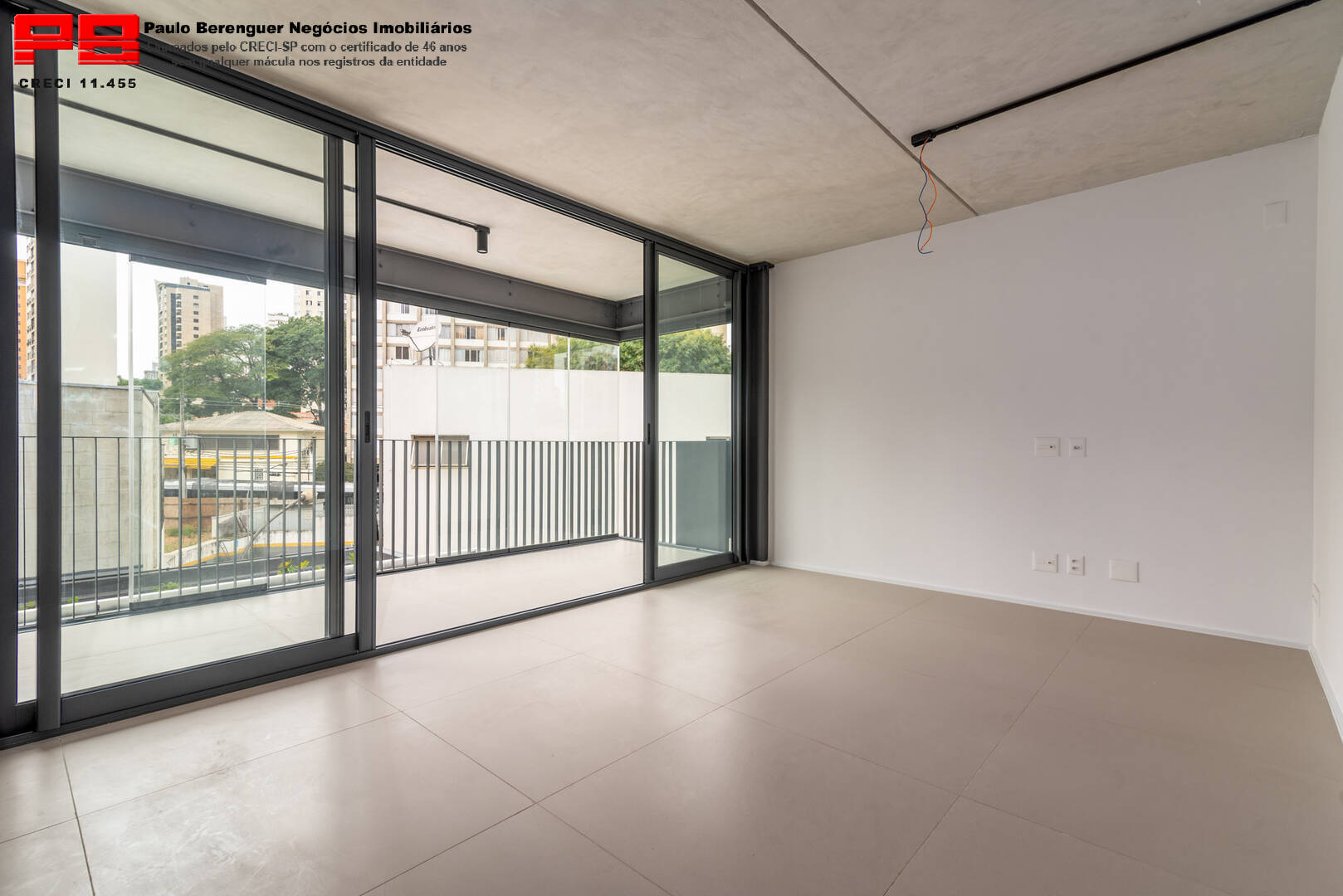 Apartamento à venda com 2 quartos, 77m² - Foto 2