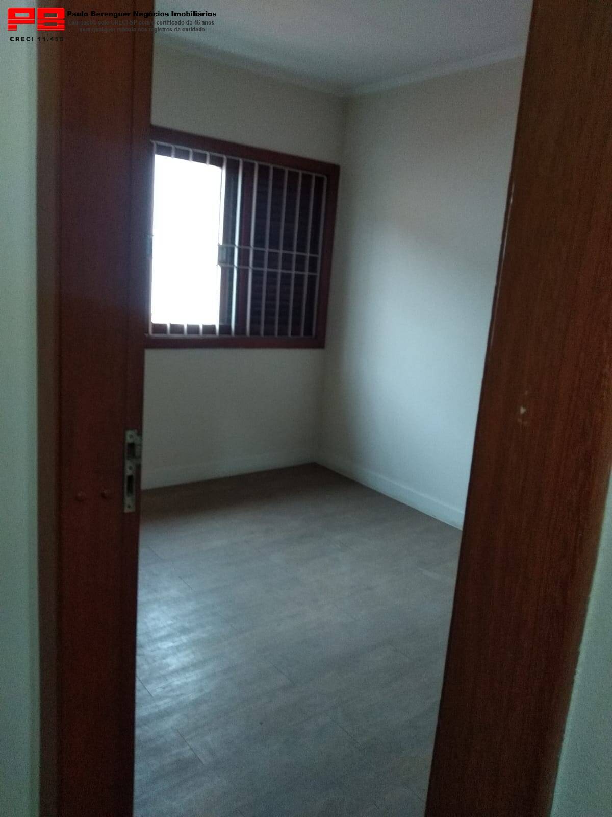 Casa para alugar com 4 quartos, 252m² - Foto 3