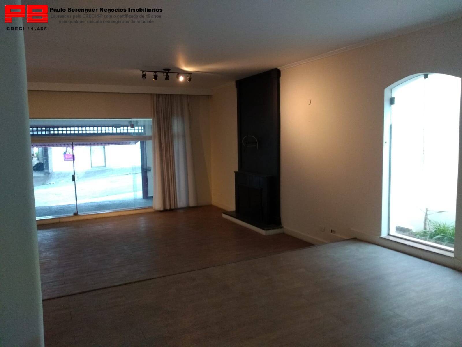 Casa para alugar com 4 quartos, 252m² - Foto 32