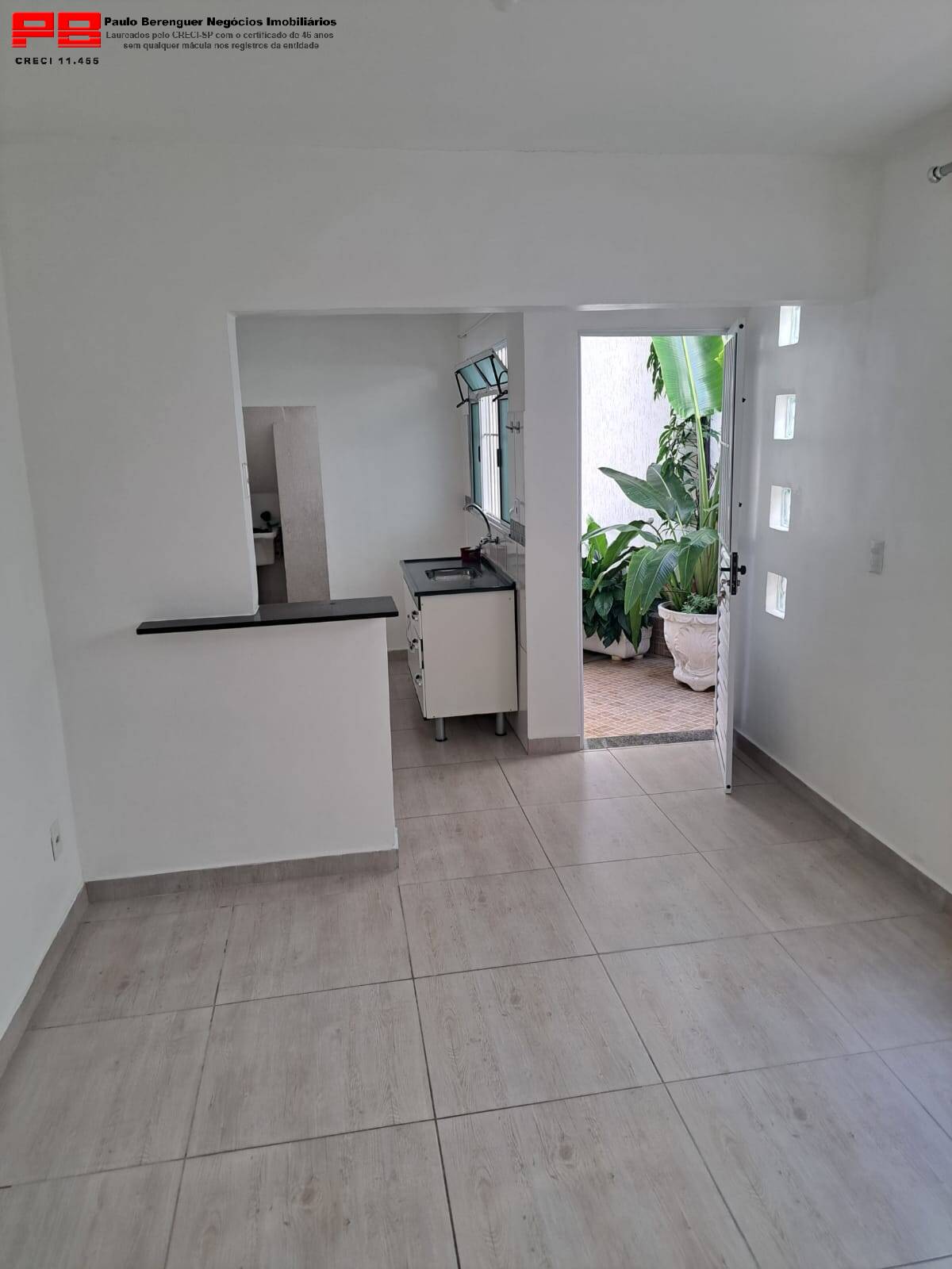 Casa para alugar com 1 quarto, 70m² - Foto 2