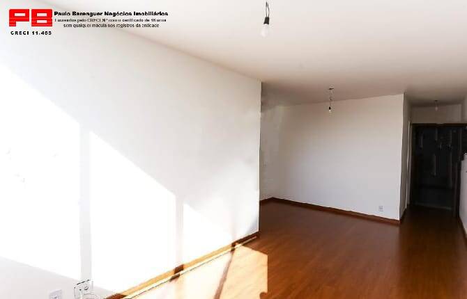 Apartamento à venda com 3 quartos, 75m² - Foto 2