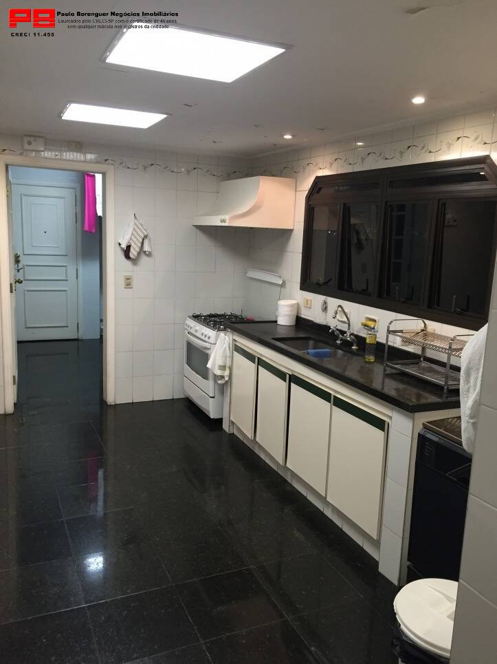 Apartamento à venda com 4 quartos, 240m² - Foto 1